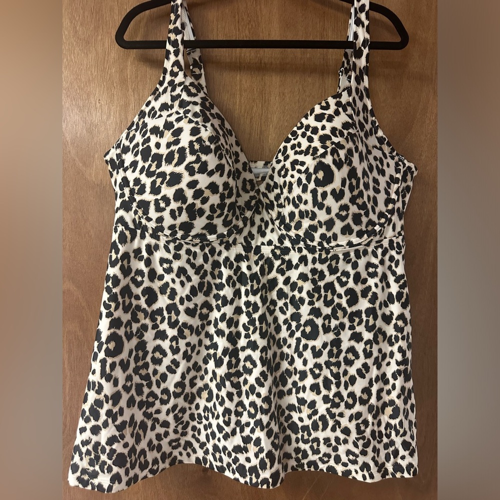 4X Old Navy tankini swim top.
